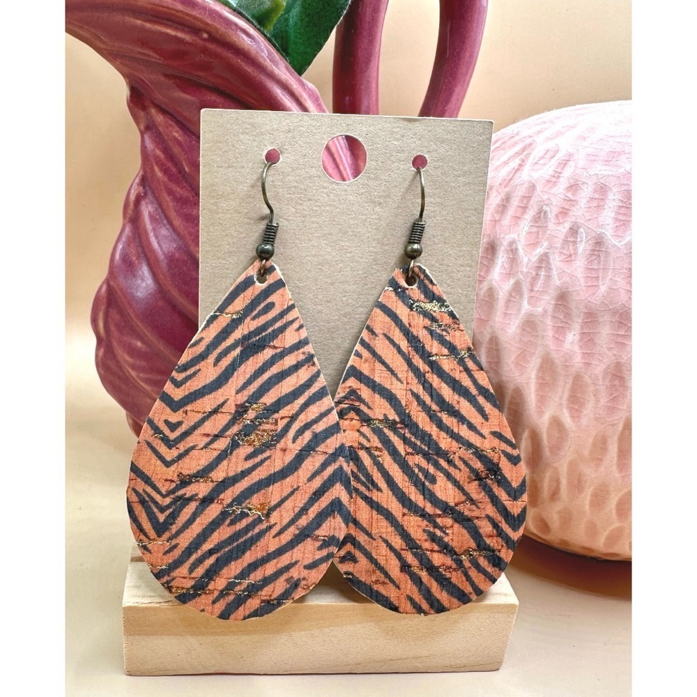 TIGER CORK TEARDROP earrings